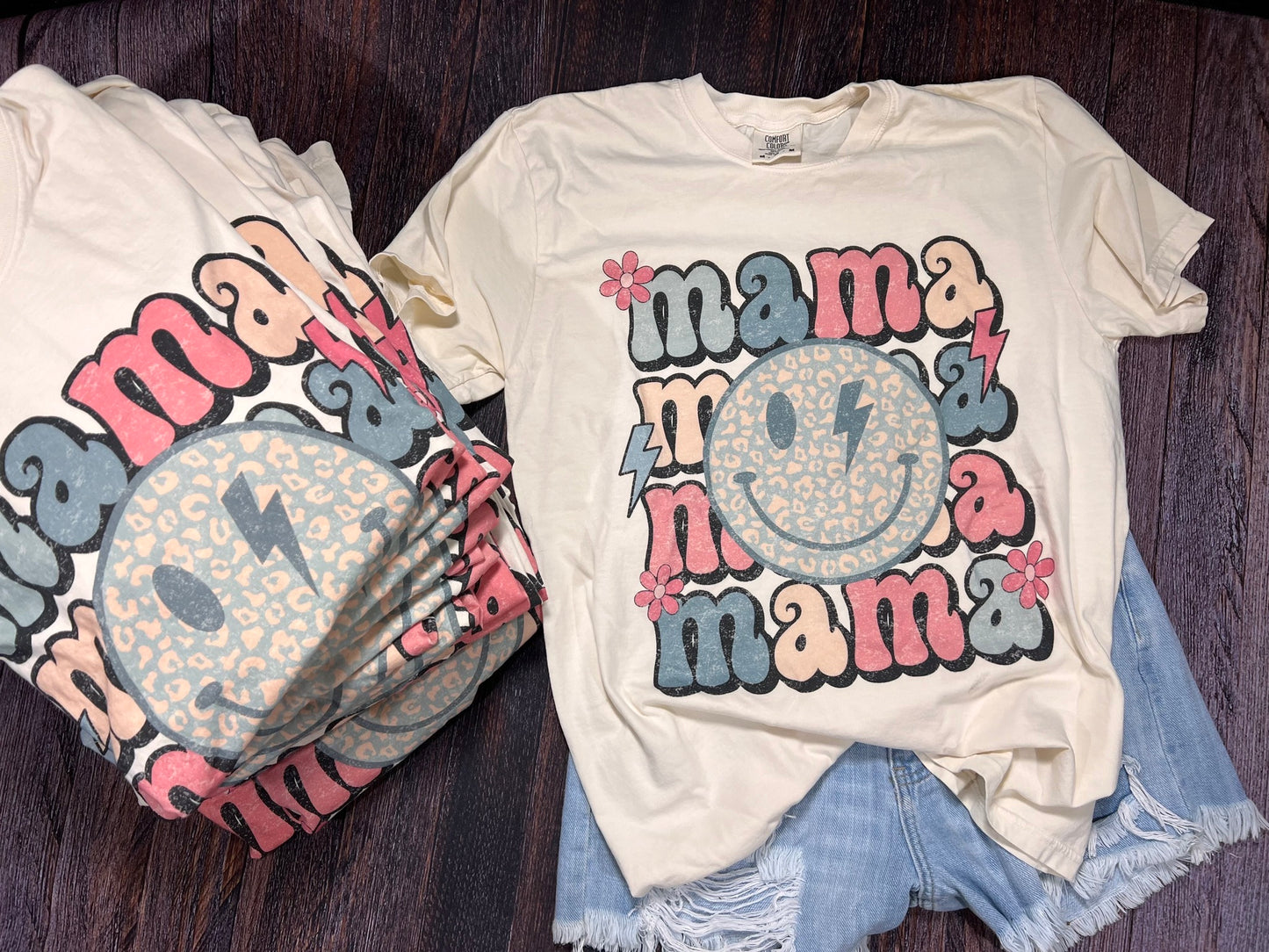 Retro Mama Smiley Comfort Colors